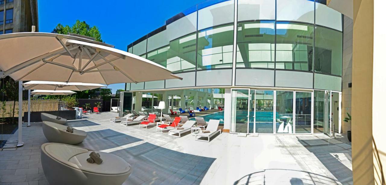 The Biltmore Tbilisi Hotel Exterior photo The pool area