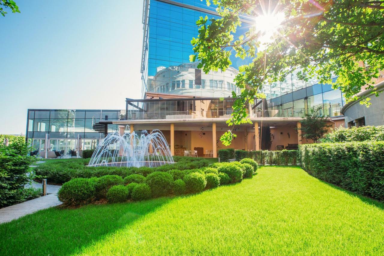 The Biltmore Tbilisi Hotel Exterior photo The hotel's garden